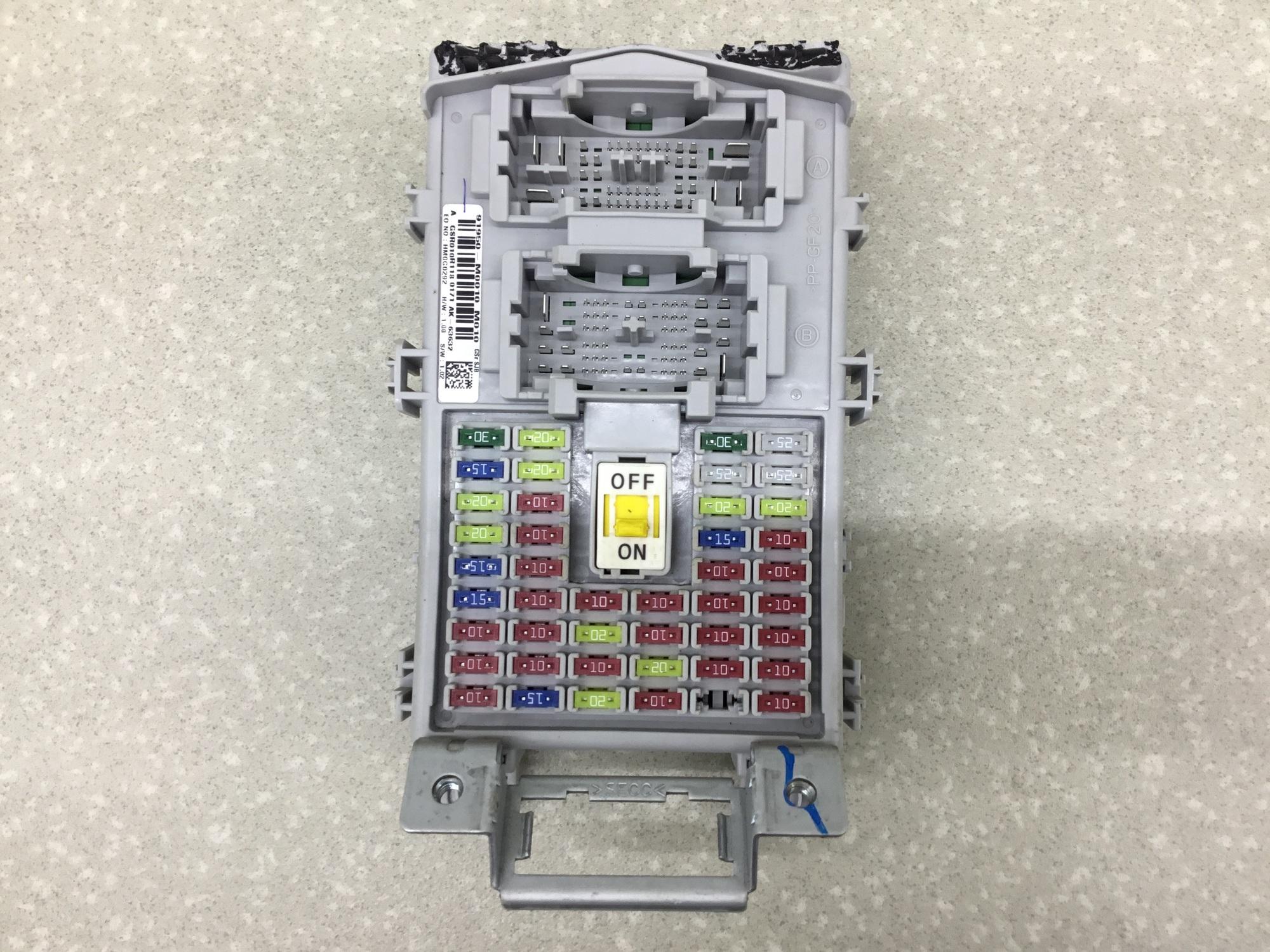 блок предохранителей хендай ай 40